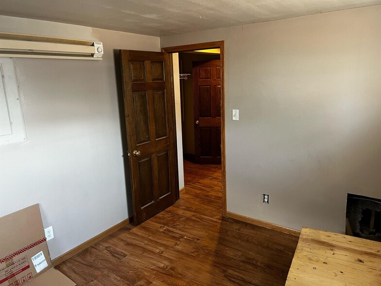 302 W 7th St, Ogallala, NE for sale - Interior Photo - Image 3 of 25