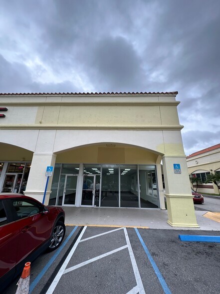 2690 Coral Way, Coral Gables, FL for lease - Building Photo - Image 3 of 15