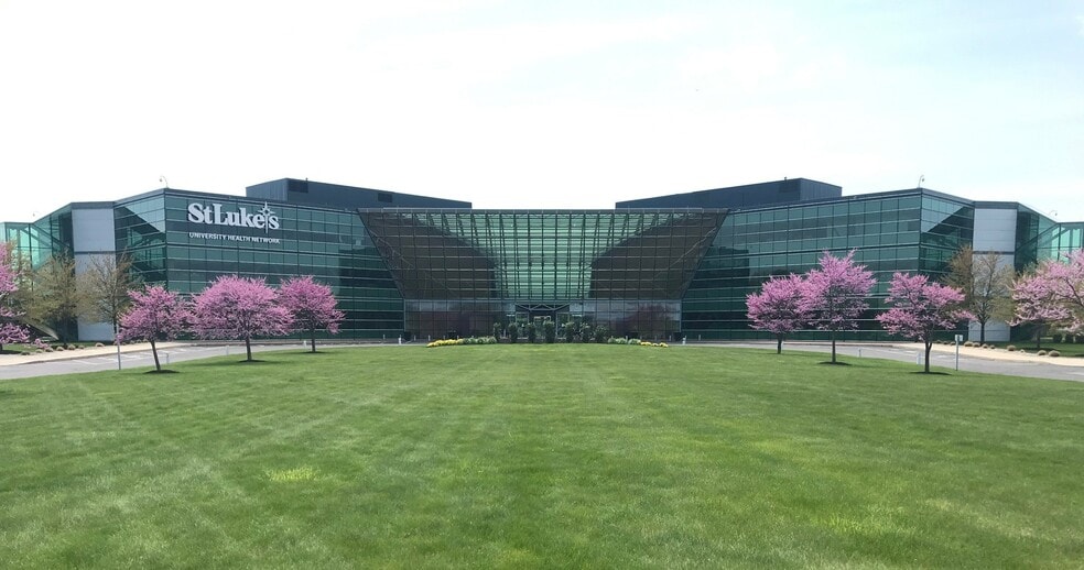 1110 American Pky NE, Allentown, PA for lease - Building Photo - Image 1 of 1