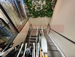 Retail in Barcelona, Barcelona for lease Interior Photo- Image 2 of 6