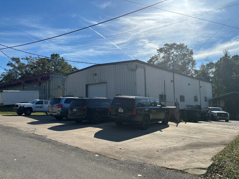 1211 Commercial Park Dr, Tallahassee, FL for sale - Building Photo - Image 1 of 16