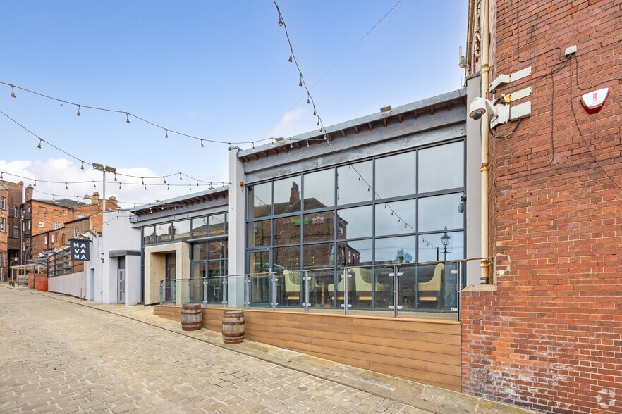 10 Market St, Wakefield for lease - Building Photo - Image 2 of 4