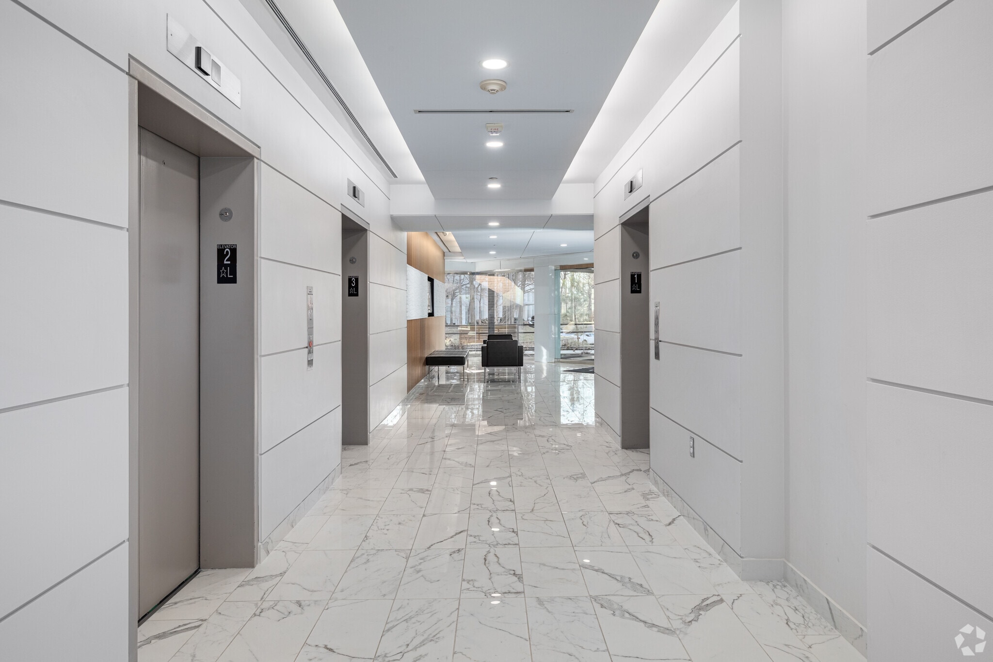 1901 N Beauregard St, Alexandria, VA for lease Lobby- Image 1 of 1