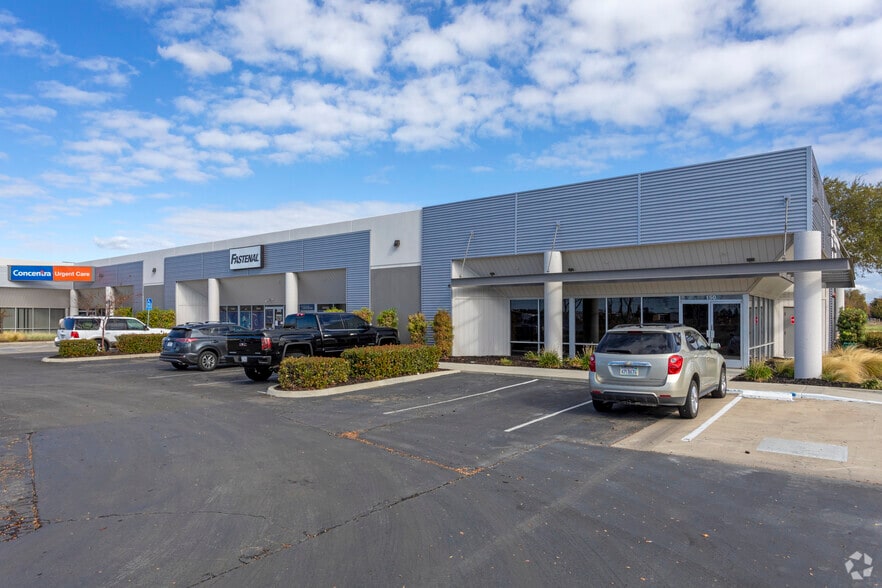 3663 Arch Rd, Stockton, CA for lease - Building Photo - Image 1 of 5