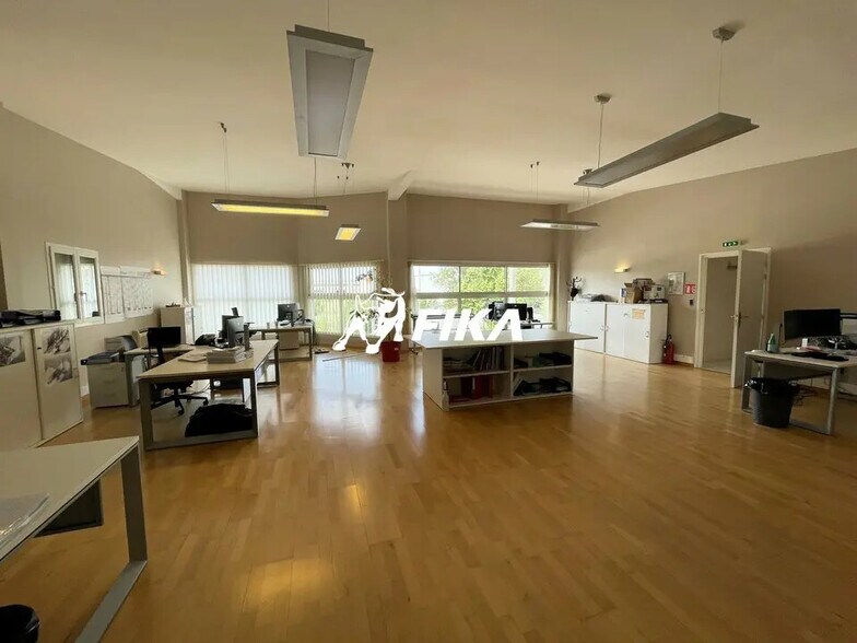 Office in Tournefeuille for lease - Interior Photo - Image 3 of 13