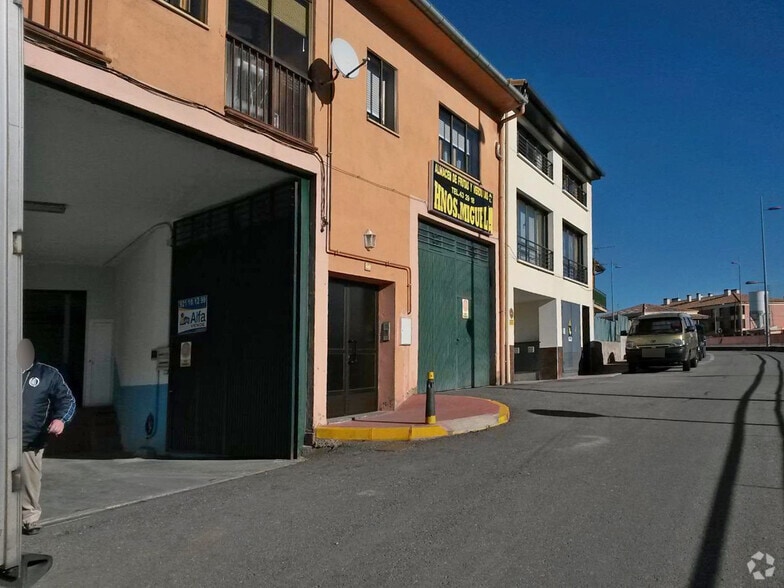 Multifamily in La Lastrilla, Segovia for sale - Building Photo - Image 2 of 2