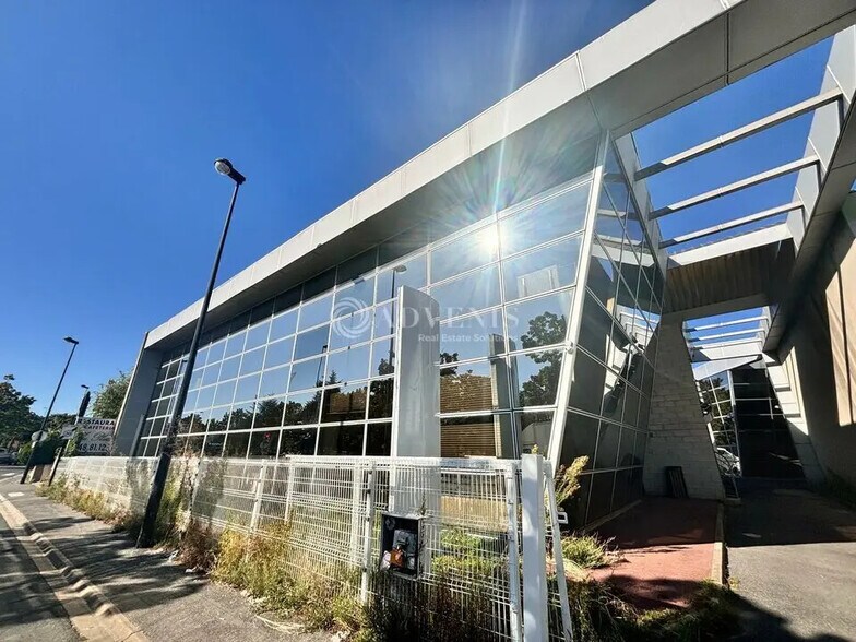 Office in Champigny-sur-Marne for lease - Building Photo - Image 1 of 7