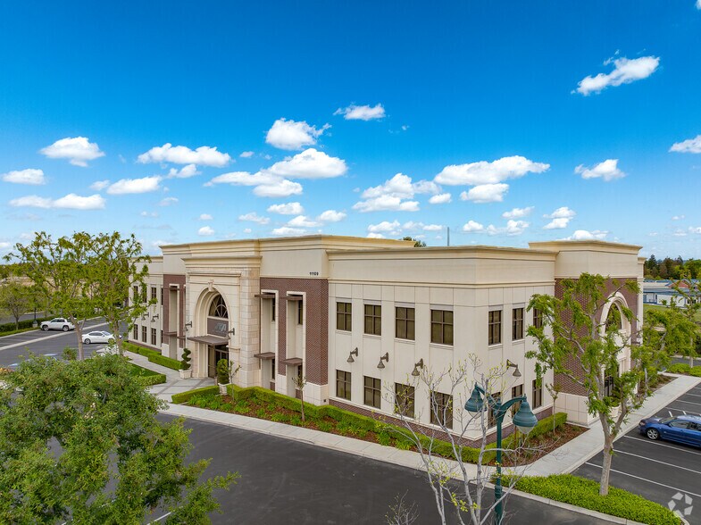 11109 River Run Blvd, Bakersfield, CA for sale - Primary Photo - Image 1 of 1