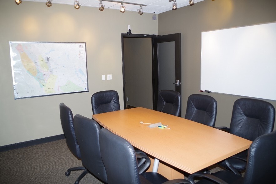 264 Midpark Way SE, Calgary, AB for lease - Interior Photo - Image 3 of 44