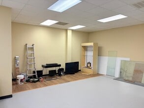 18024 Highway 105, Montgomery, TX for lease Interior Photo- Image 2 of 4