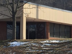 114 New Park Dr, Berlin, CT for lease Building Photo- Image 1 of 5