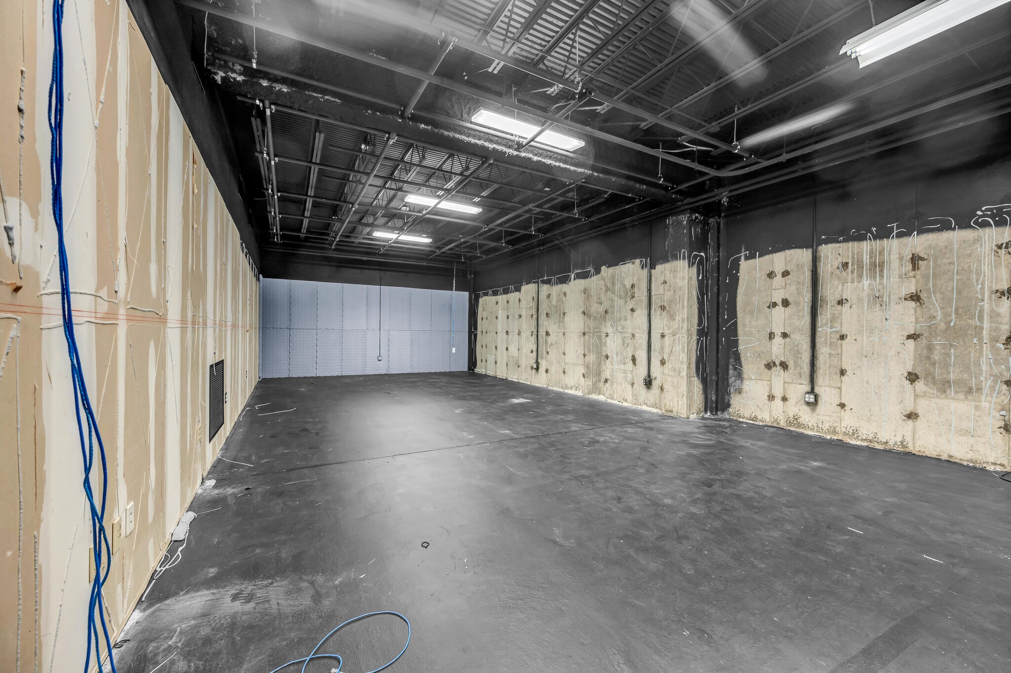 11 Mile Hill Rd, Newtown, CT for lease Interior Photo- Image 1 of 2