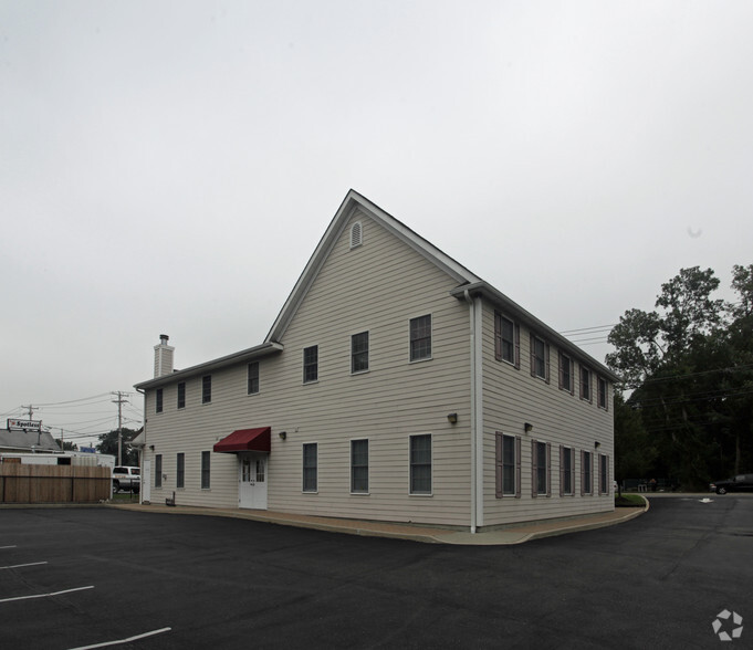 1360 Montauk Hwy, Mastic, NY for lease - Building Photo - Image 2 of 57