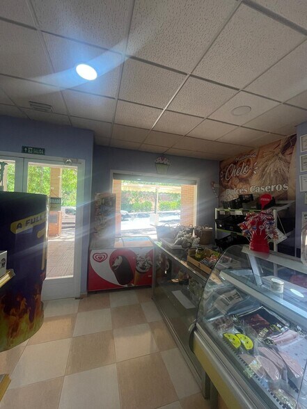 Retail in Cáceres, Cáceres for sale - Building Photo - Image 1 of 11