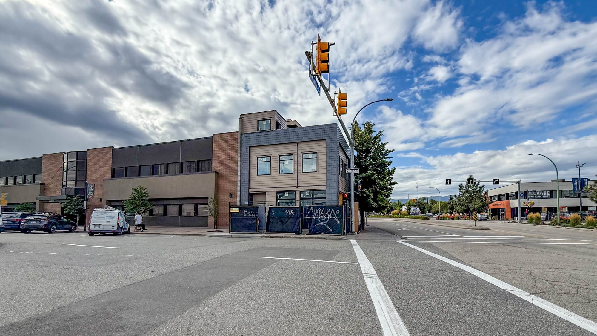 1659 Water St, Kelowna, BC for sale Interior Photo- Image 1 of 6