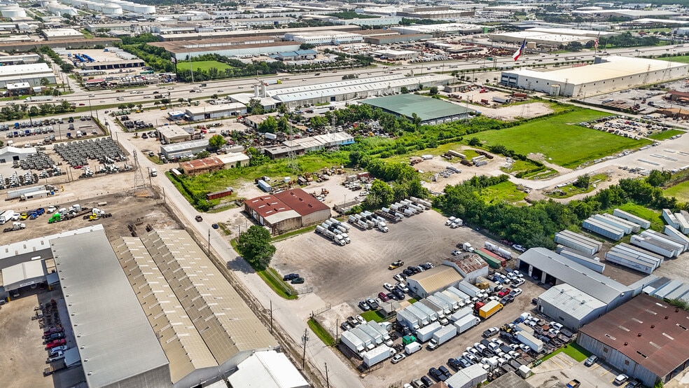 737 Pearl St, Houston, TX for lease - Building Photo - Image 3 of 11