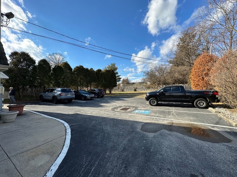 144 Ivy Ln, King Of Prussia, PA 19406 Office for Lease