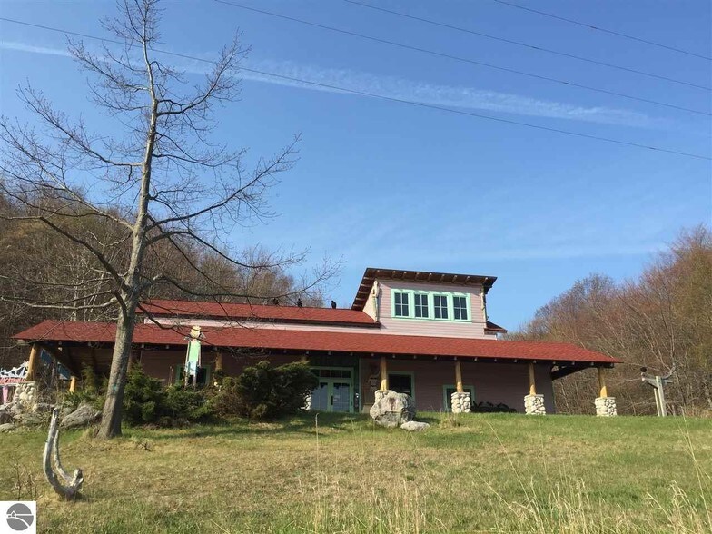 1121 Furnace St, Elberta, MI for sale - Building Photo - Image 1 of 1