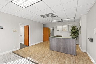 2100 Park Central Blvd N, Pompano Beach, FL for lease Interior Photo- Image 2 of 12