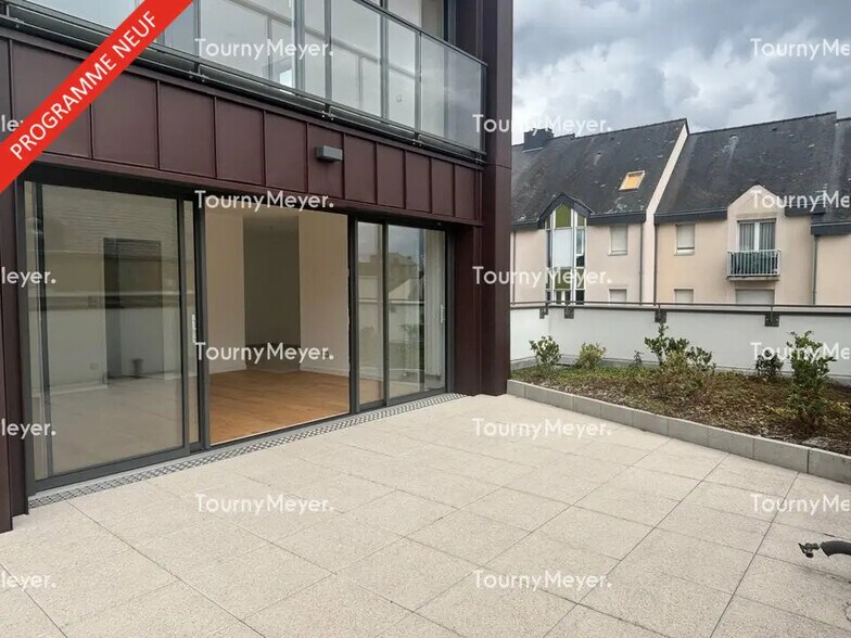 Office in Rennes for lease - Building Photo - Image 1 of 9