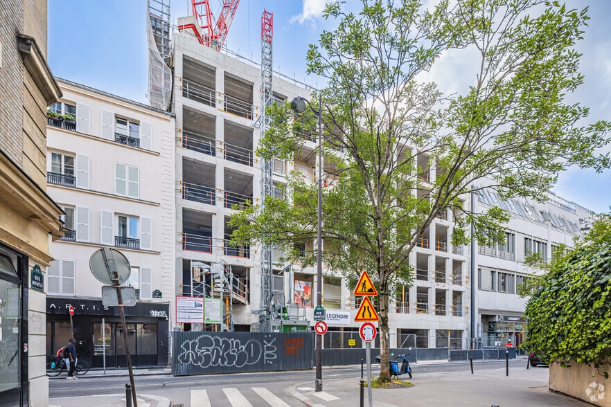 36 Rue Du Chemin Vert, Paris for lease - Primary Photo - Image 1 of 4