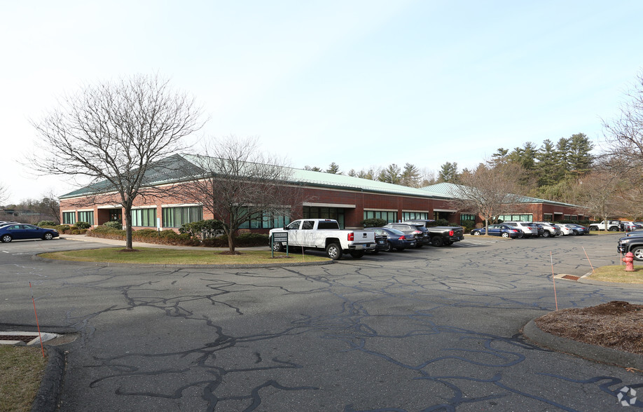 6 Executive Dr, Farmington, CT for lease - Building Photo - Image 1 of 3