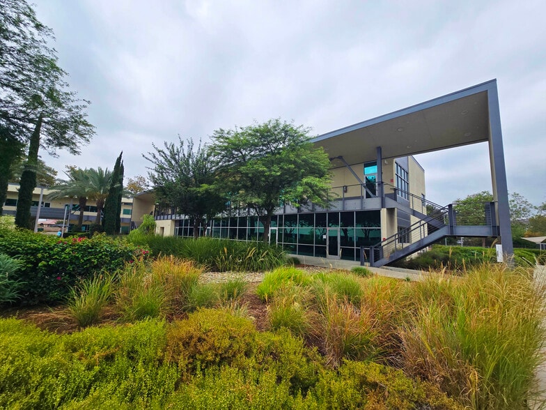 3670 W Temple Ave, Pomona, CA for lease - Building Photo - Image 1 of 14