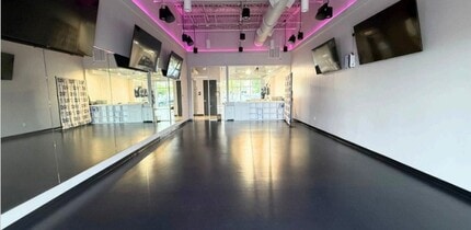 12102 Bradford Green Sq, Cary, NC for lease Interior Photo- Image 2 of 5