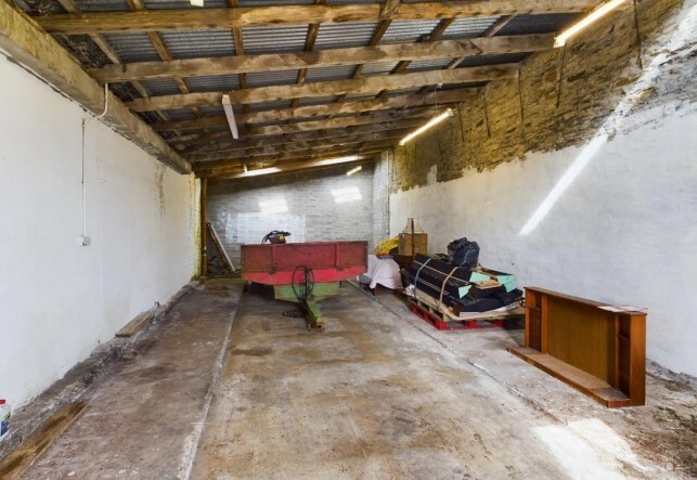 Back Rd, Orkney for sale - Interior Photo - Image 3 of 4