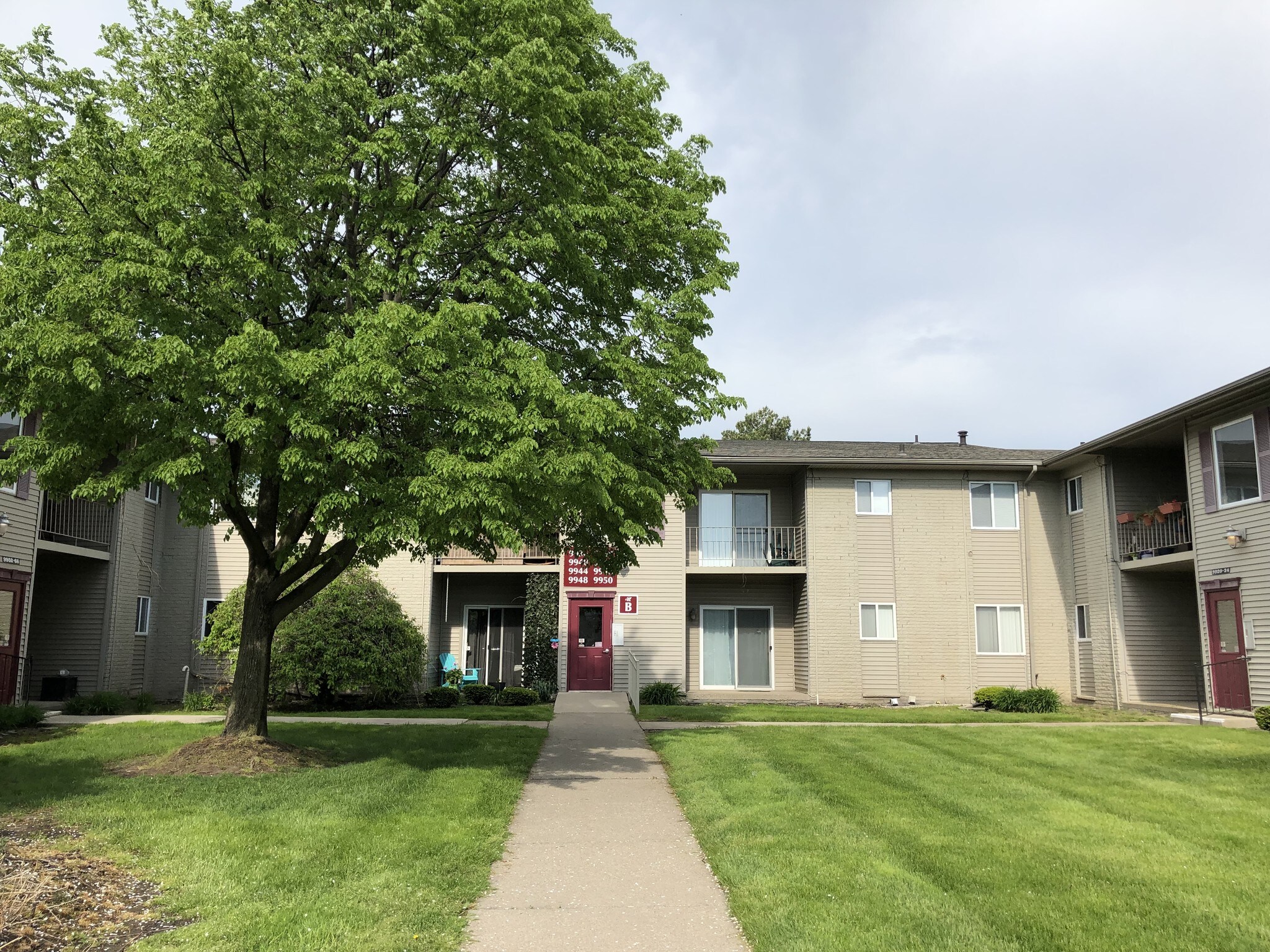 9918 Allen Pointe Dr Allen Park Mi 48101 Apartment Property For