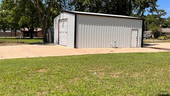 302 N Main St, Collinsville TX - Warehouse