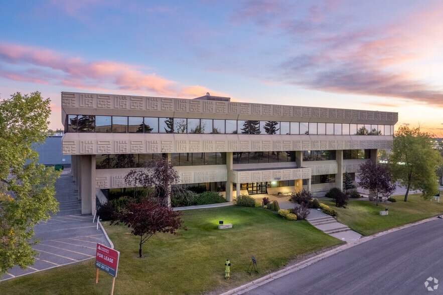 3016 5th Ave NE, Calgary, AB for sale - Primary Photo - Image 1 of 1