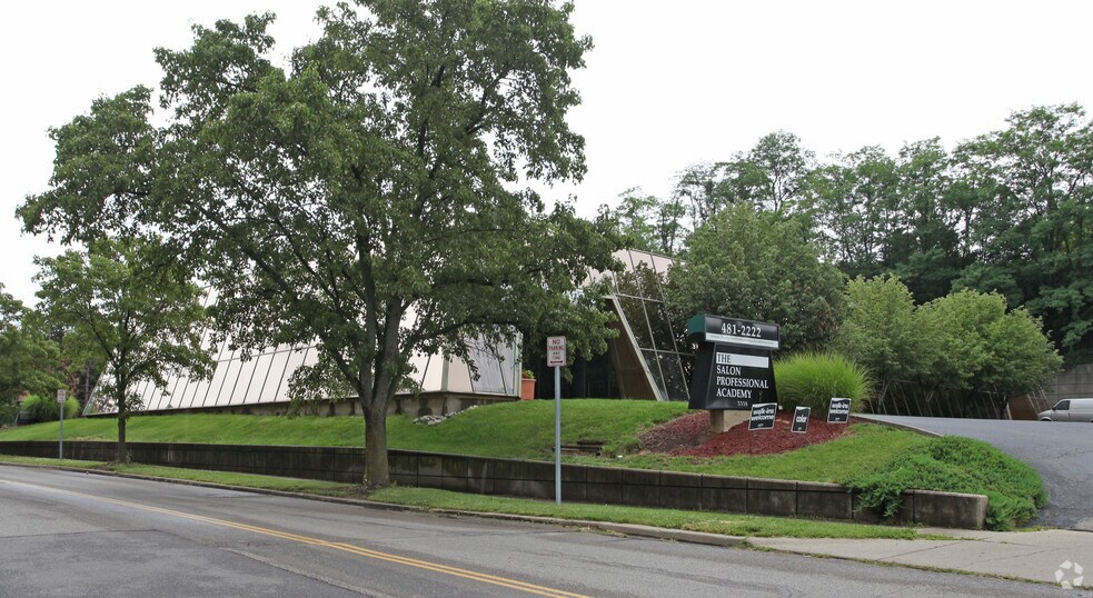 3330 Parkcrest Ln, Cincinnati, OH for sale - Primary Photo - Image 1 of 1