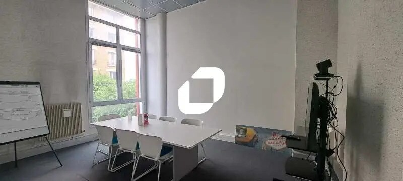 Office in Montreuil for lease - Interior Photo - Image 2 of 12