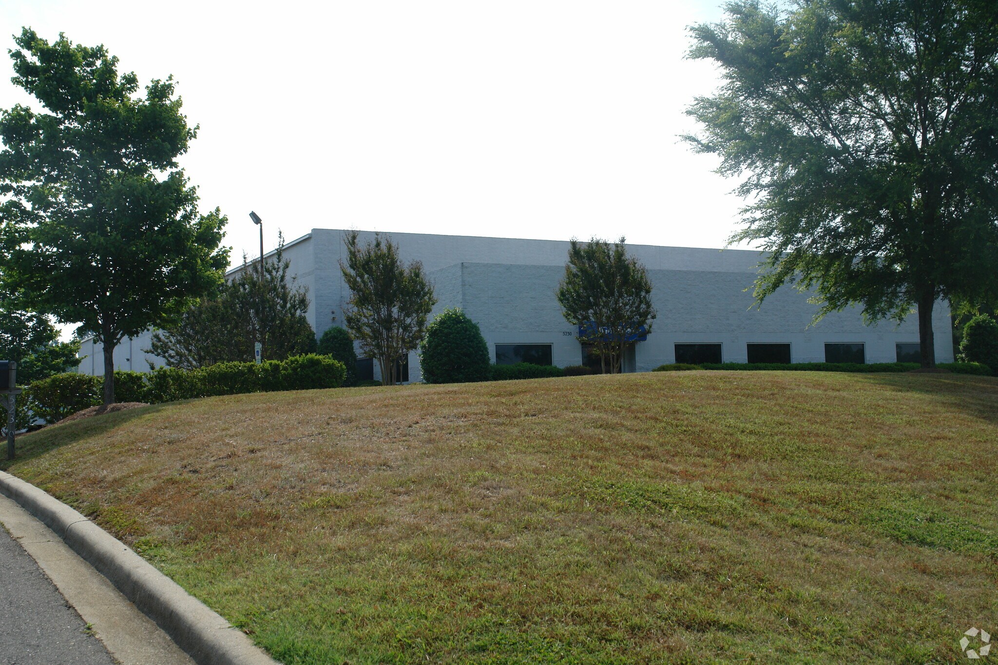 5230 Westinghouse Blvd, Charlotte, NC for lease Primary Photo- Image 1 of 9