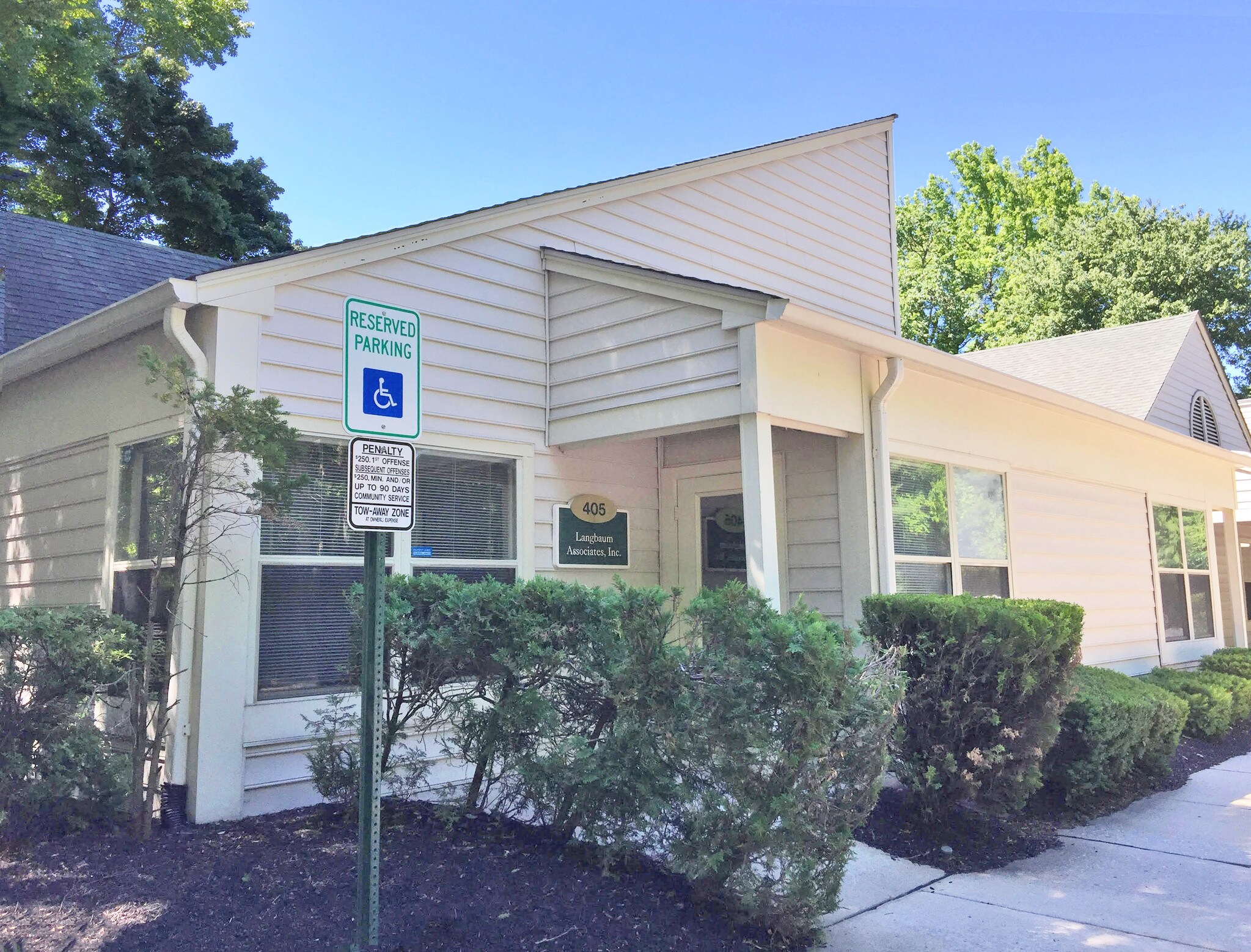 405 Birchfield Dr, Mount Laurel, NJ for sale Primary Photo- Image 1 of 1