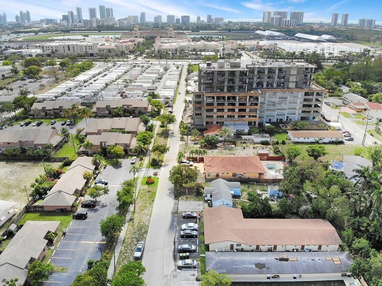 214 SE 8th St, Hallandale Beach, FL 33009 | LoopNet