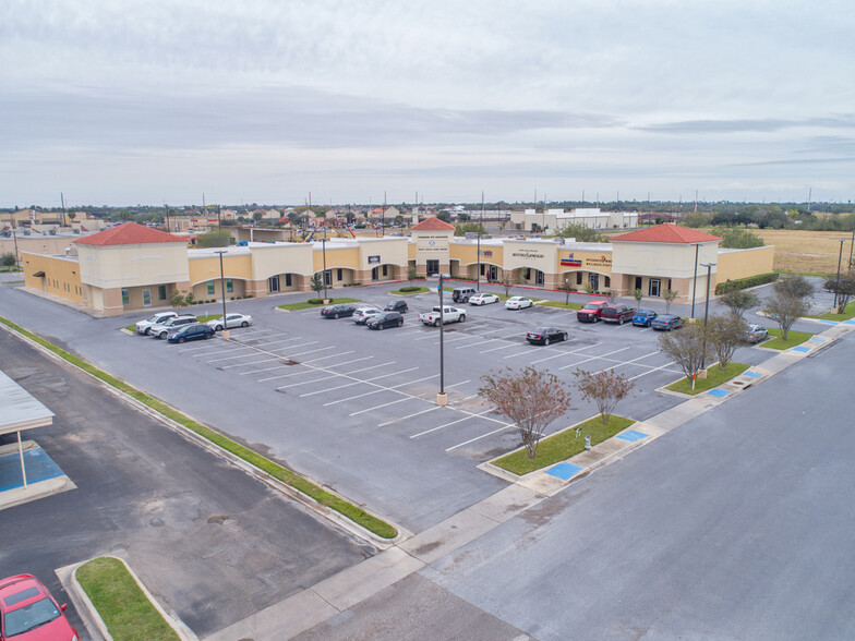 4101-4179 Crosspoint Blvd, Edinburg, TX for sale - Building Photo - Image 1 of 5