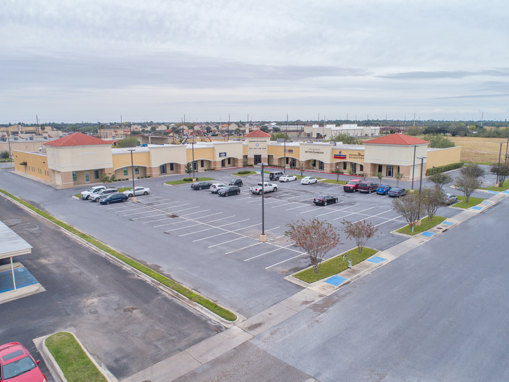 4101-4179 Crosspoint Blvd, Edinburg, TX for sale Building Photo- Image 1 of 6