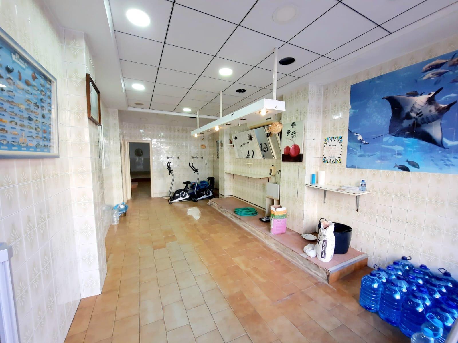 Retail in Carcaixent for sale Building Photo- Image 1 of 11