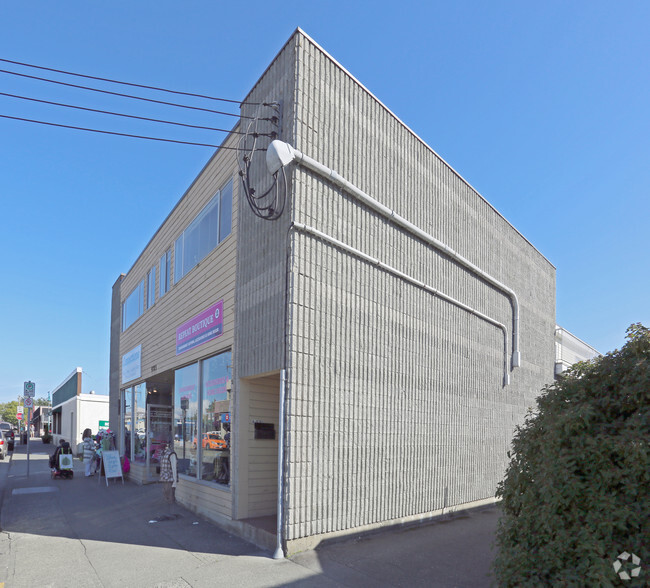 9783 3rd St, Sidney, BC for lease - Primary Photo - Image 1 of 3