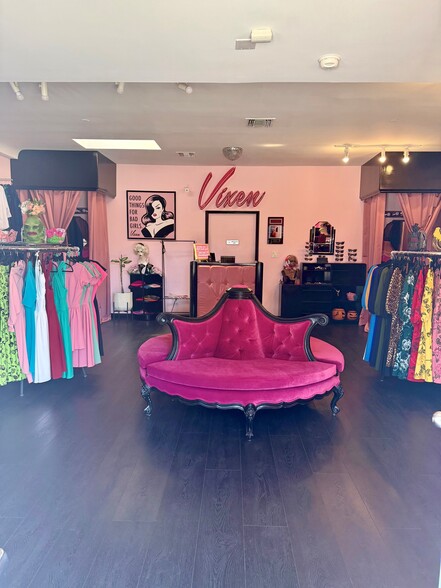 2317 W Magnolia Blvd, Burbank, CA for sale - Building Photo - Image 3 of 11