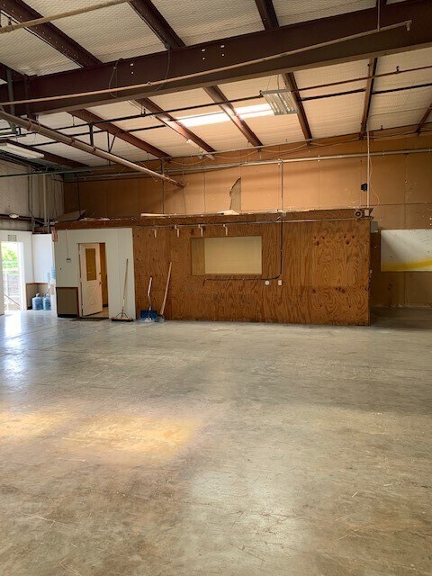 1215 Industrial Dr, New Braunfels, TX for sale Interior Photo- Image 1 of 1