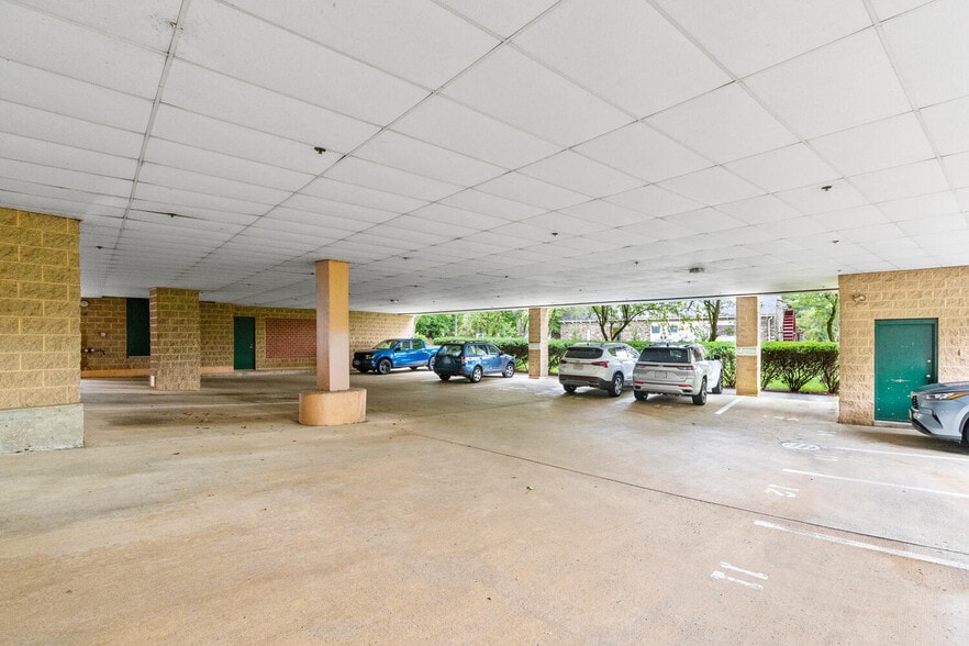 63 Shore Rd, Winchester, MA for sale - Building Photo - Image 3 of 17