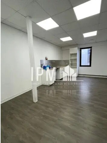 Retail in Gémenos for lease - Interior Photo - Image 3 of 4