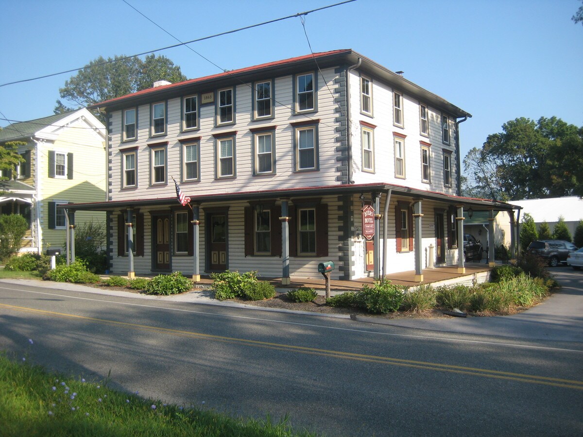 223225 Byers Rd, Chester Springs, PA 19425