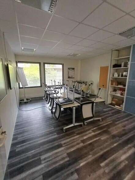 Office in Saint-Contest for lease - Building Photo - Image 2 of 6