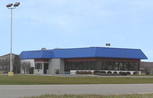 605 E Glenbrook Dr, Pulaski, WI for sale Primary Photo- Image 1 of 1