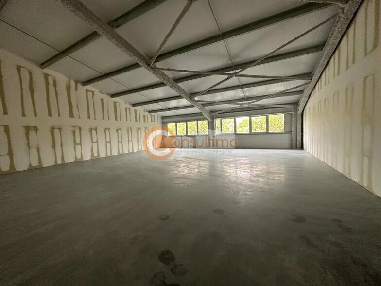 Office in Carbon-Blanc for sale - Interior Photo - Image 2 of 10