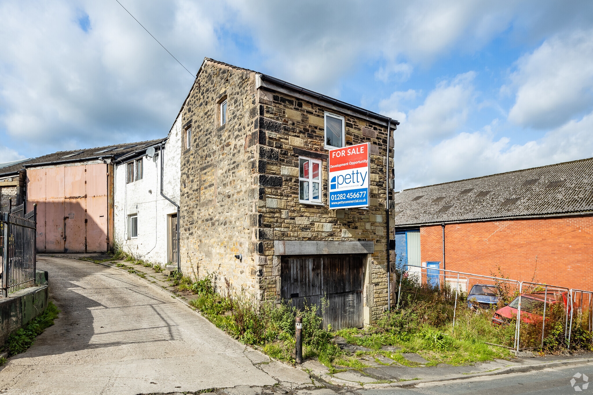 14 Lenches Rd, Colne for sale Primary Photo- Image 1 of 1